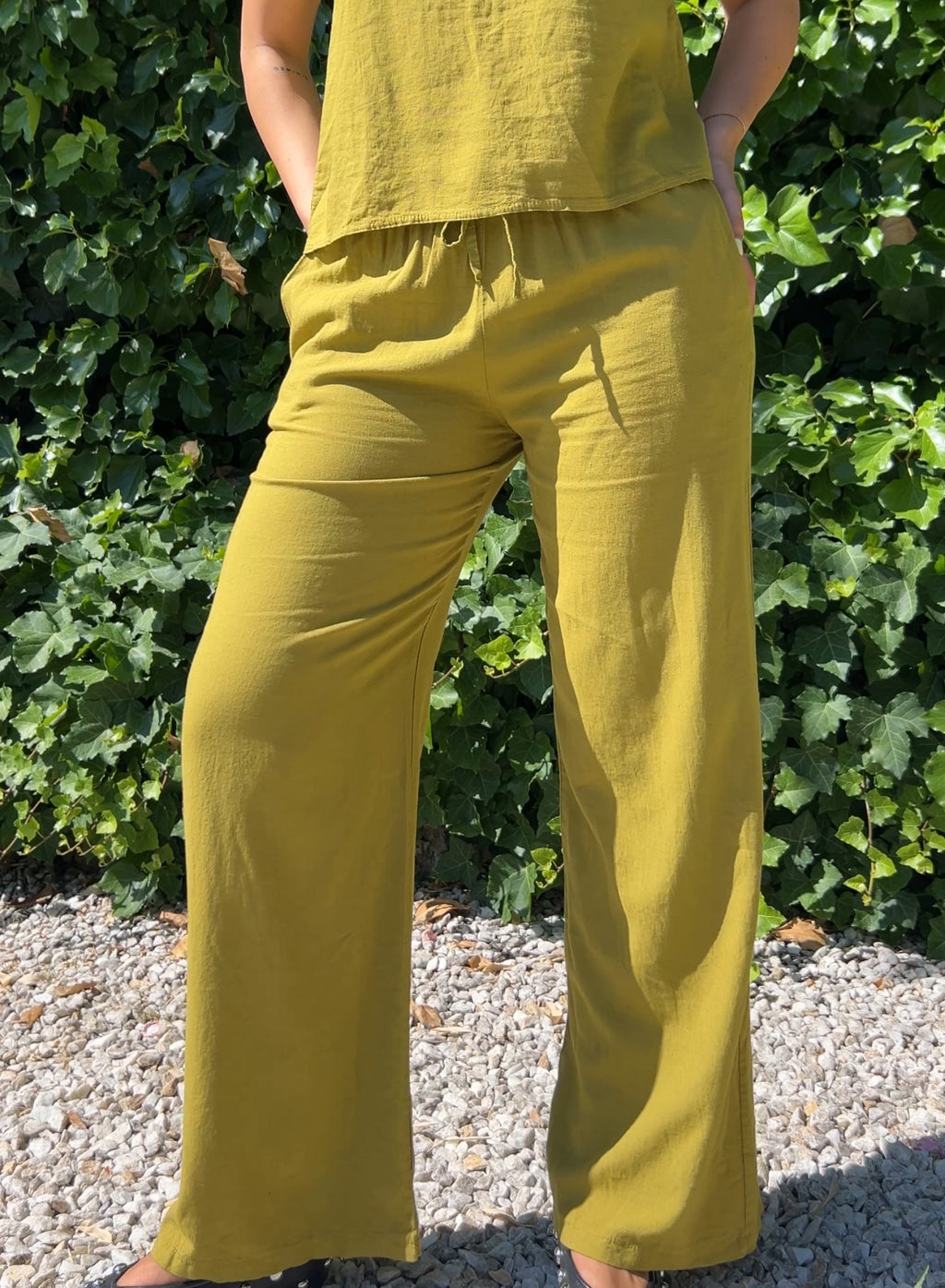 Pantalón lino pistacho