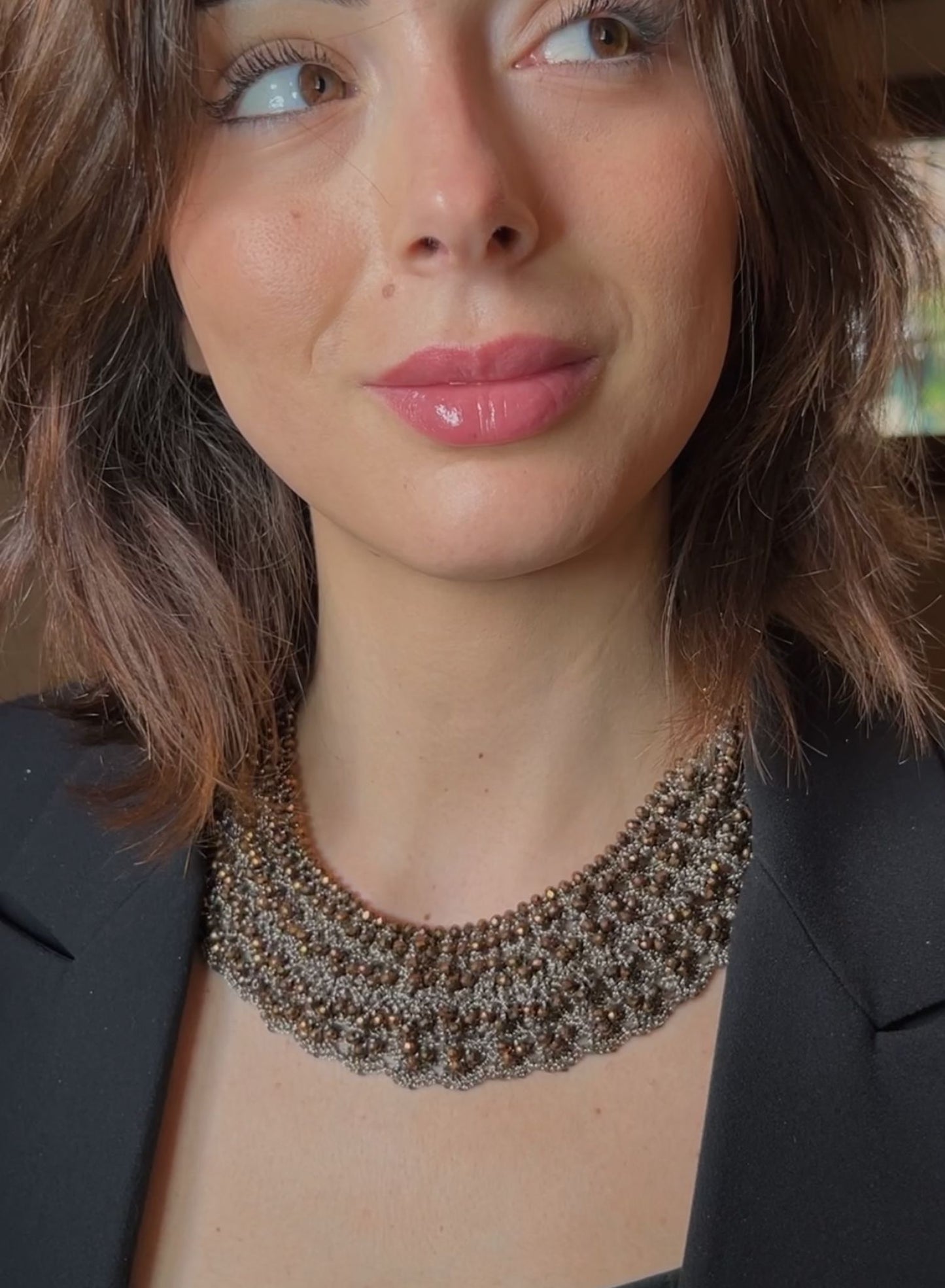 Brown crystal choker