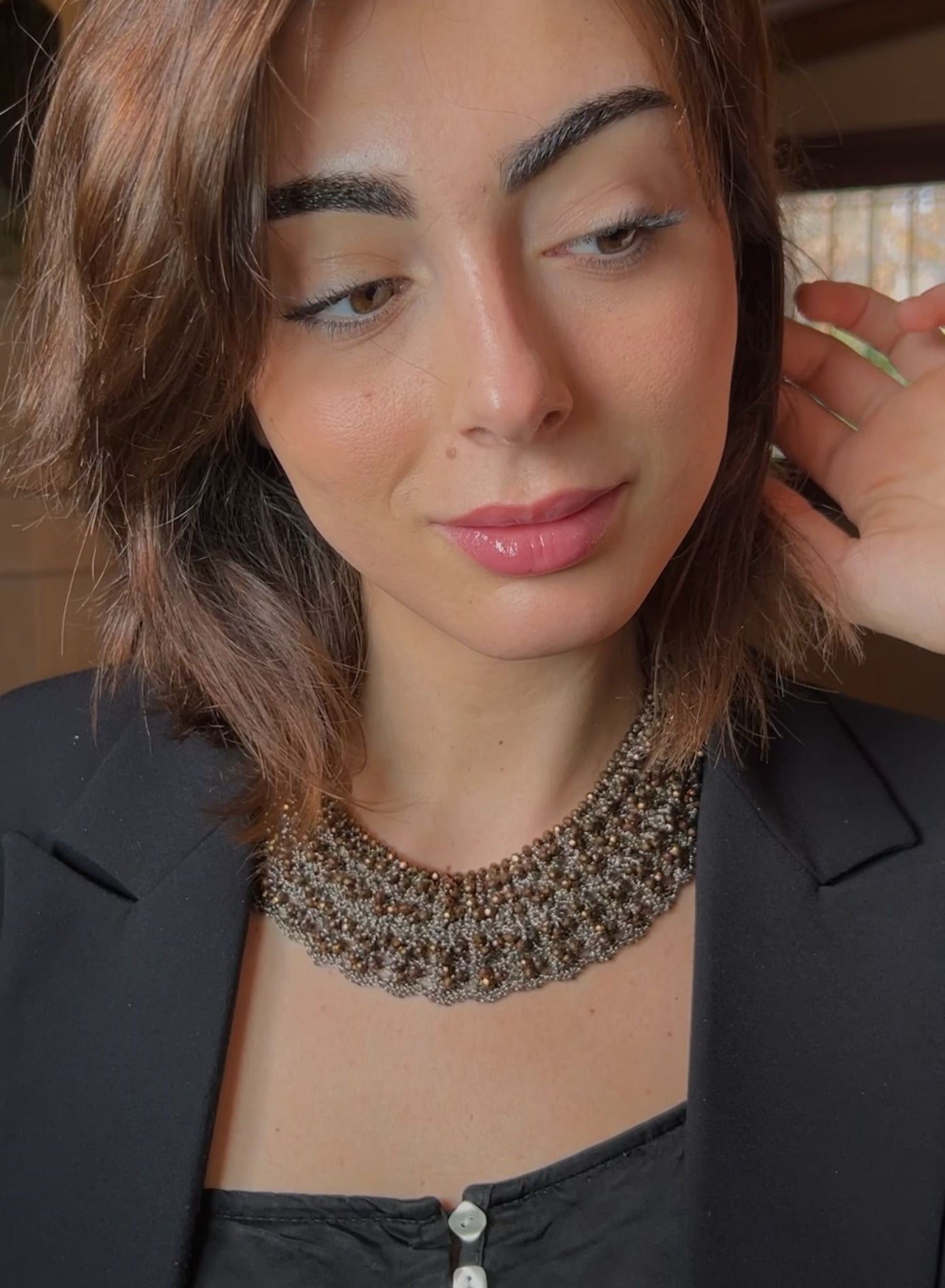 Brown crystal choker