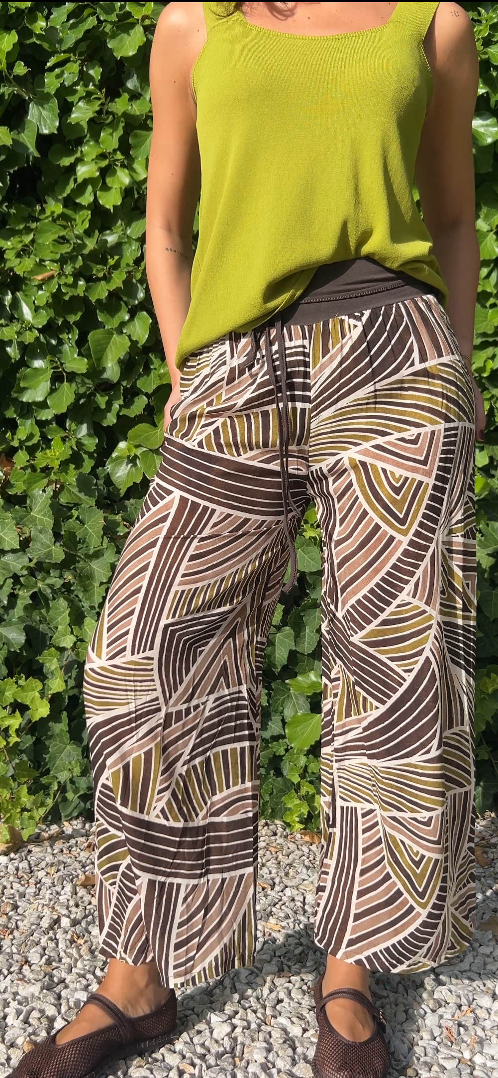 Pantalón fluido oliva
