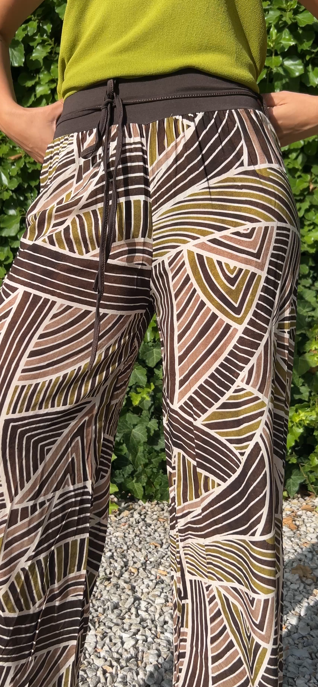 Pantalón fluido oliva