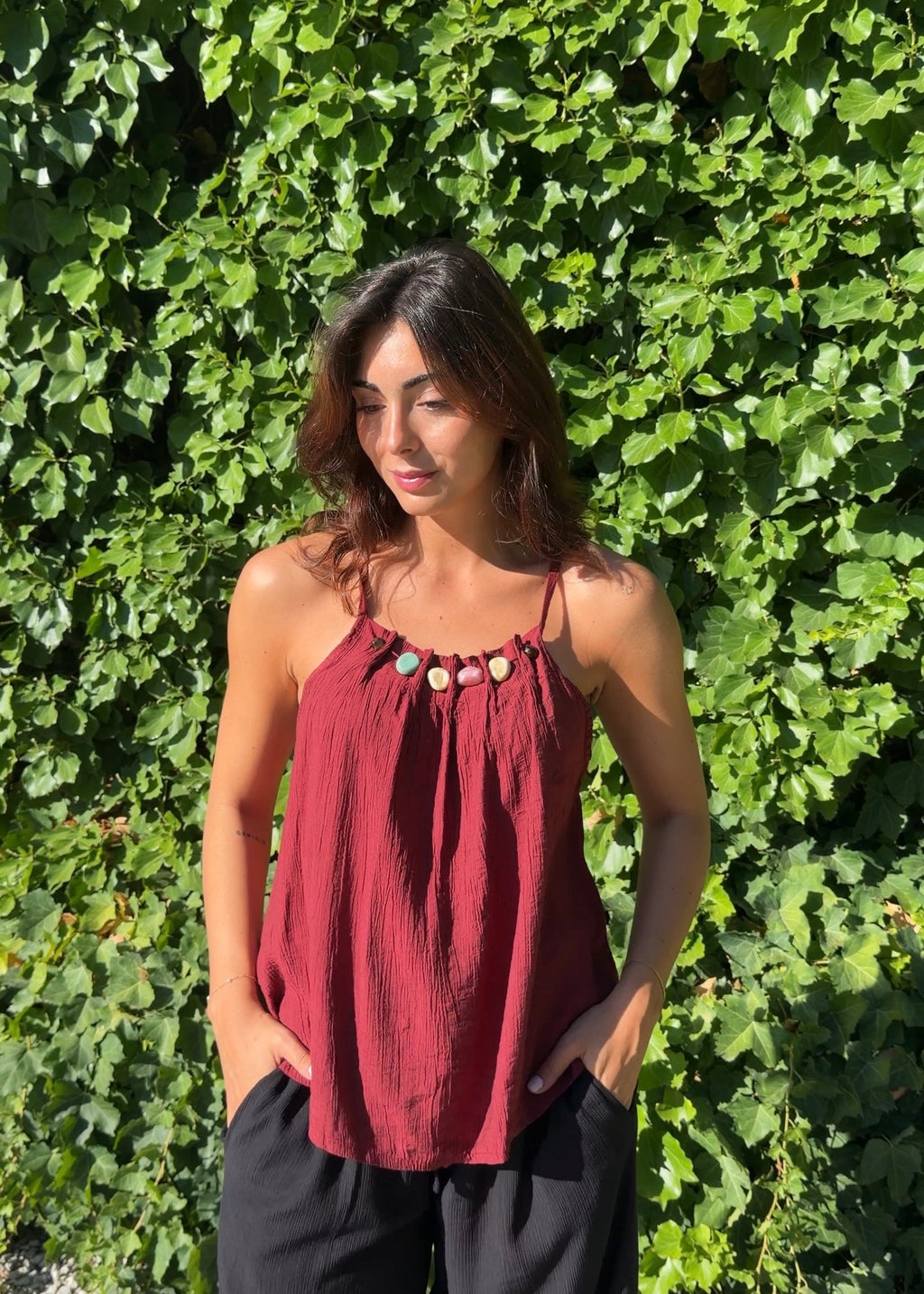 Blusa piedras granate