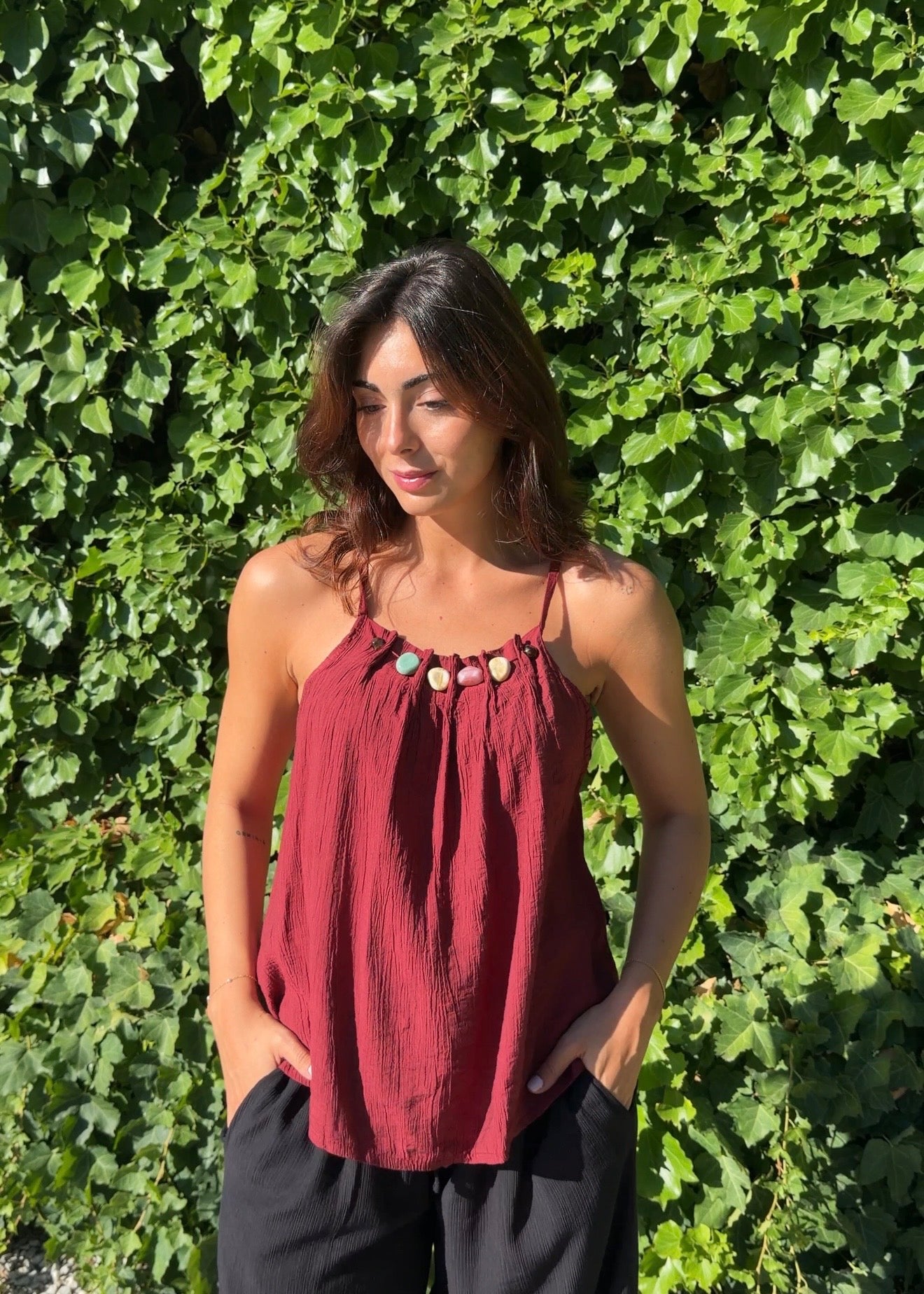 Blusa piedras granate
