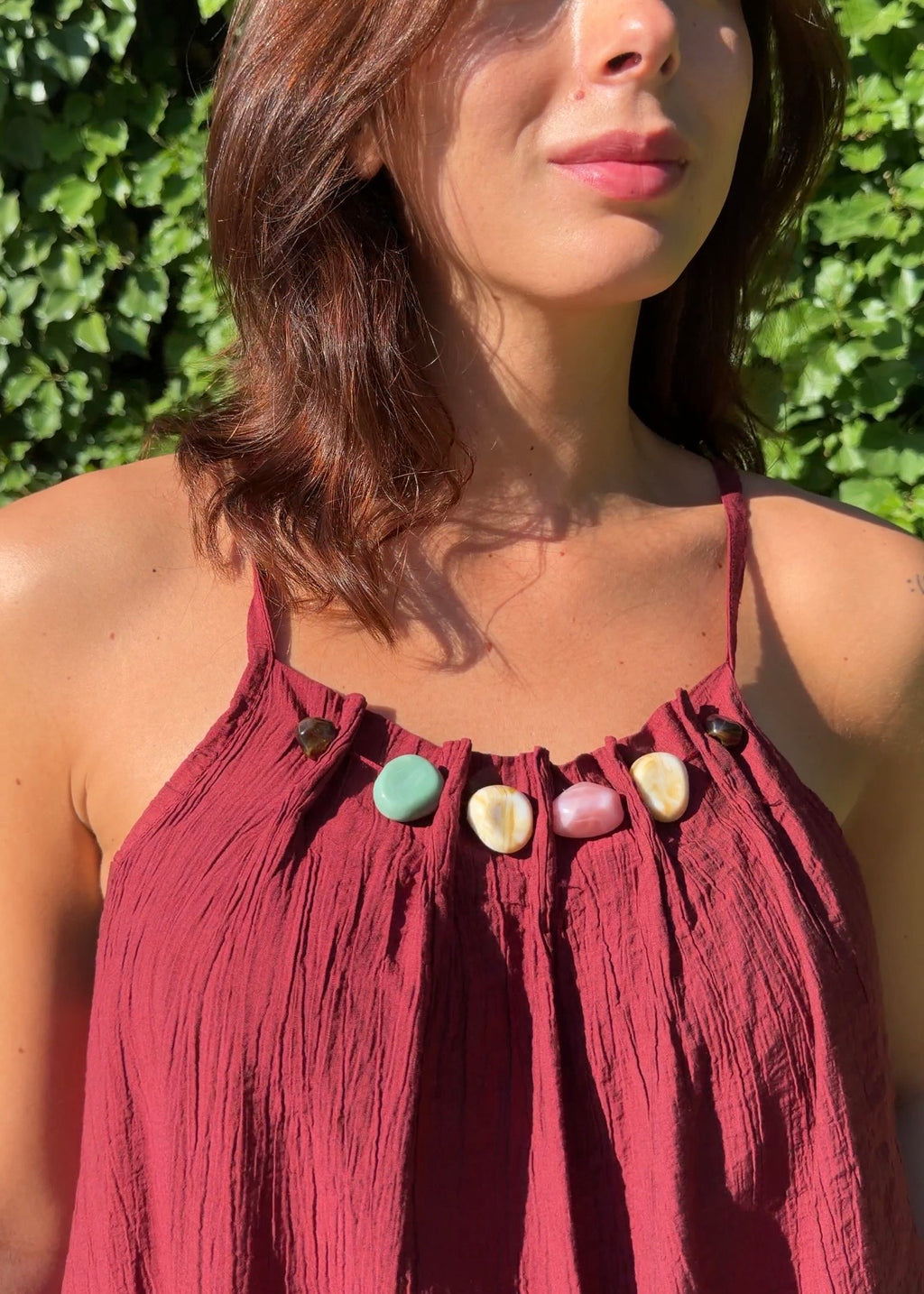 Blusa piedras granate