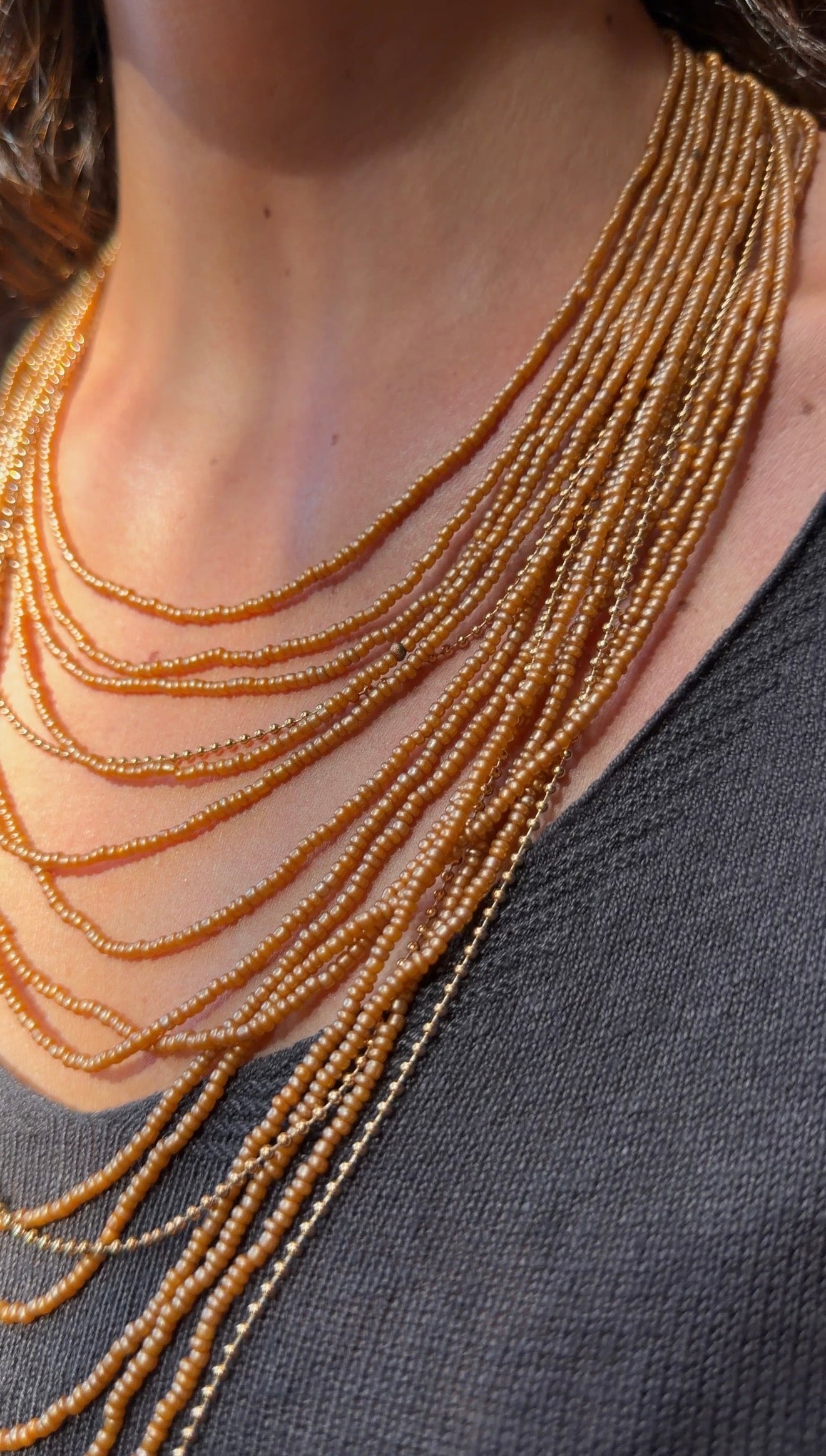 Collar bolitas naranja