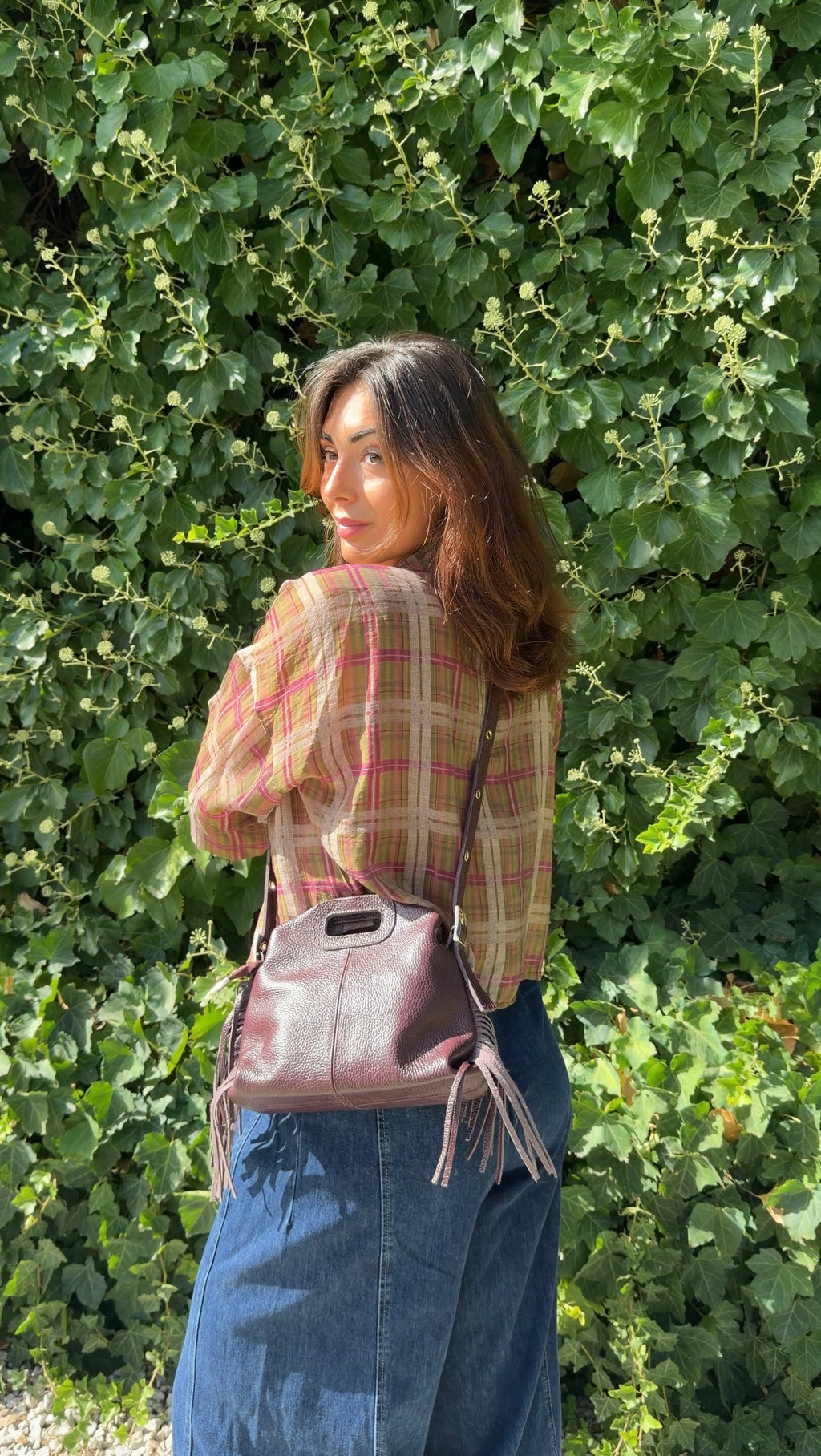Bolso flecos berenjena