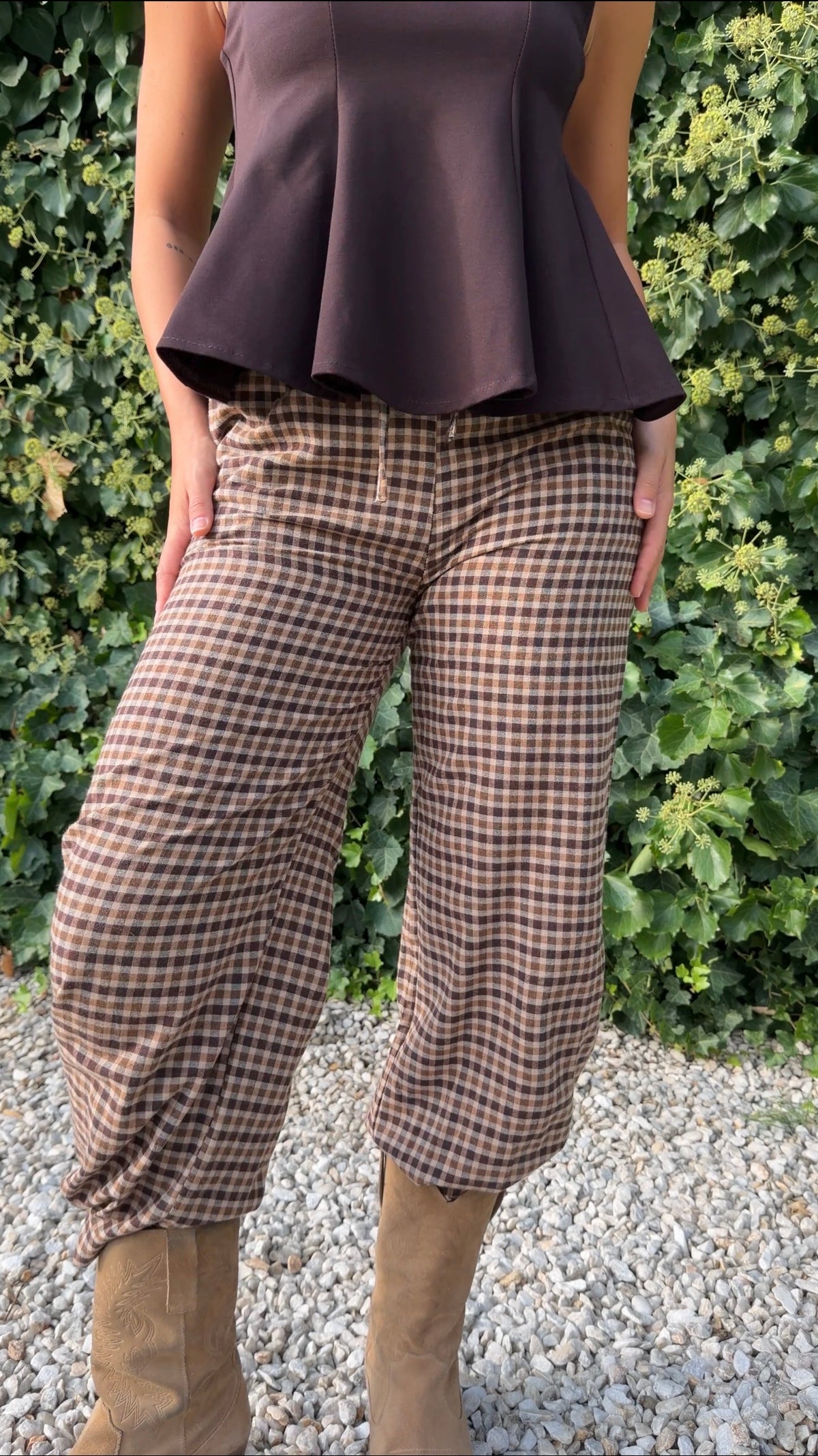 Pantalón bombacho cuadros marrón