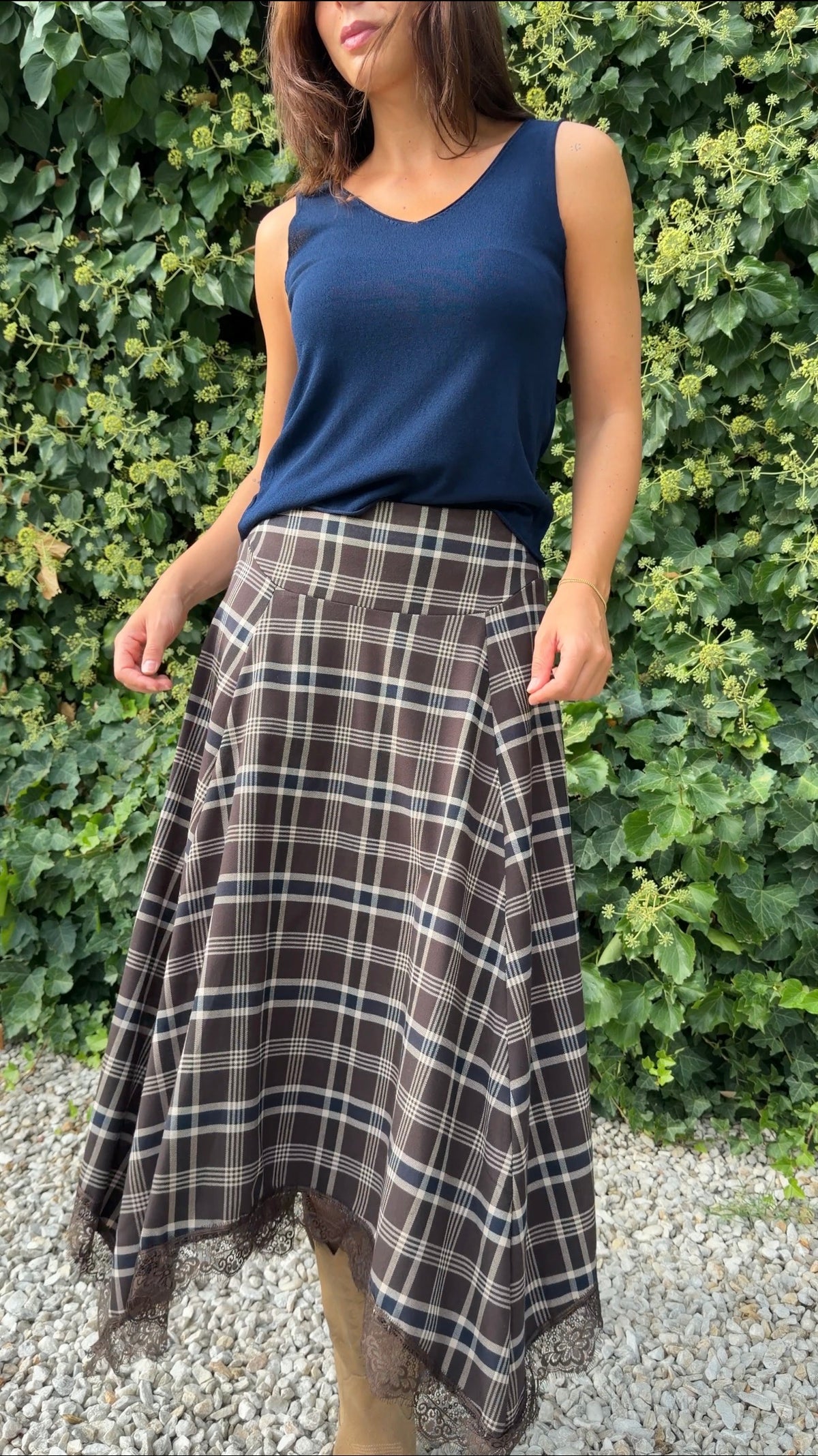 Falda cuadros y encaje