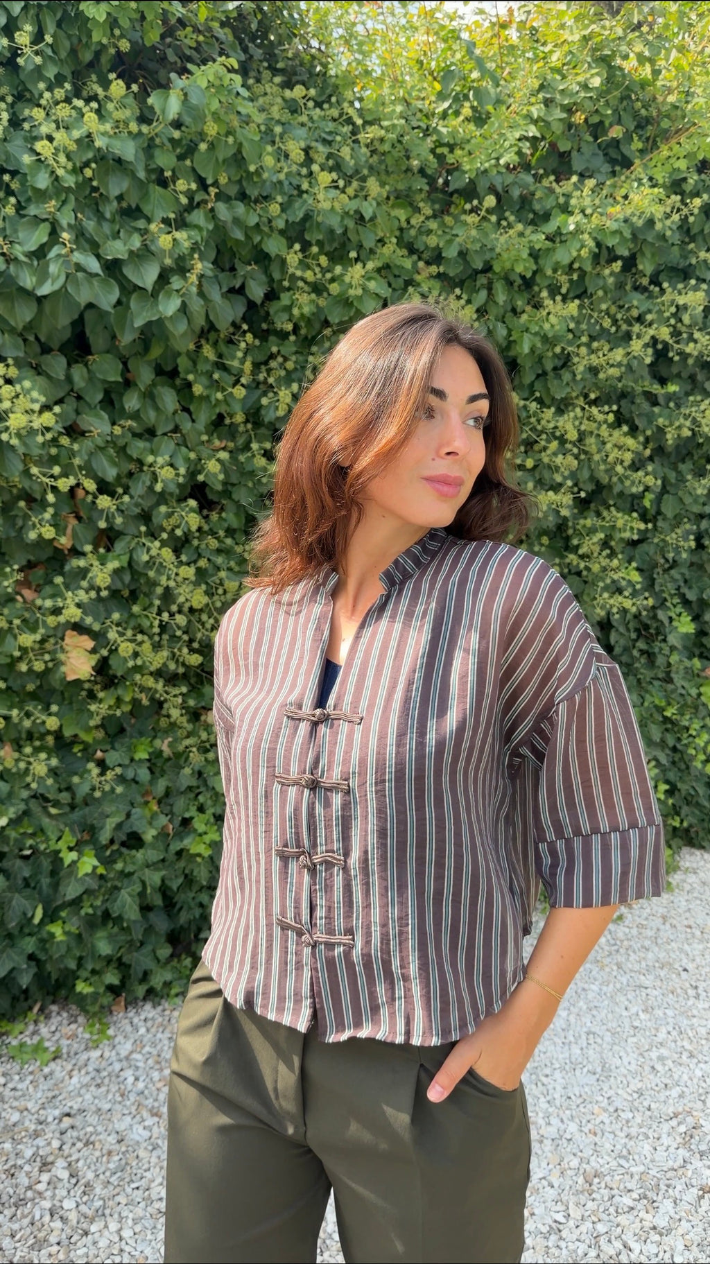 Camisa tipo asiática