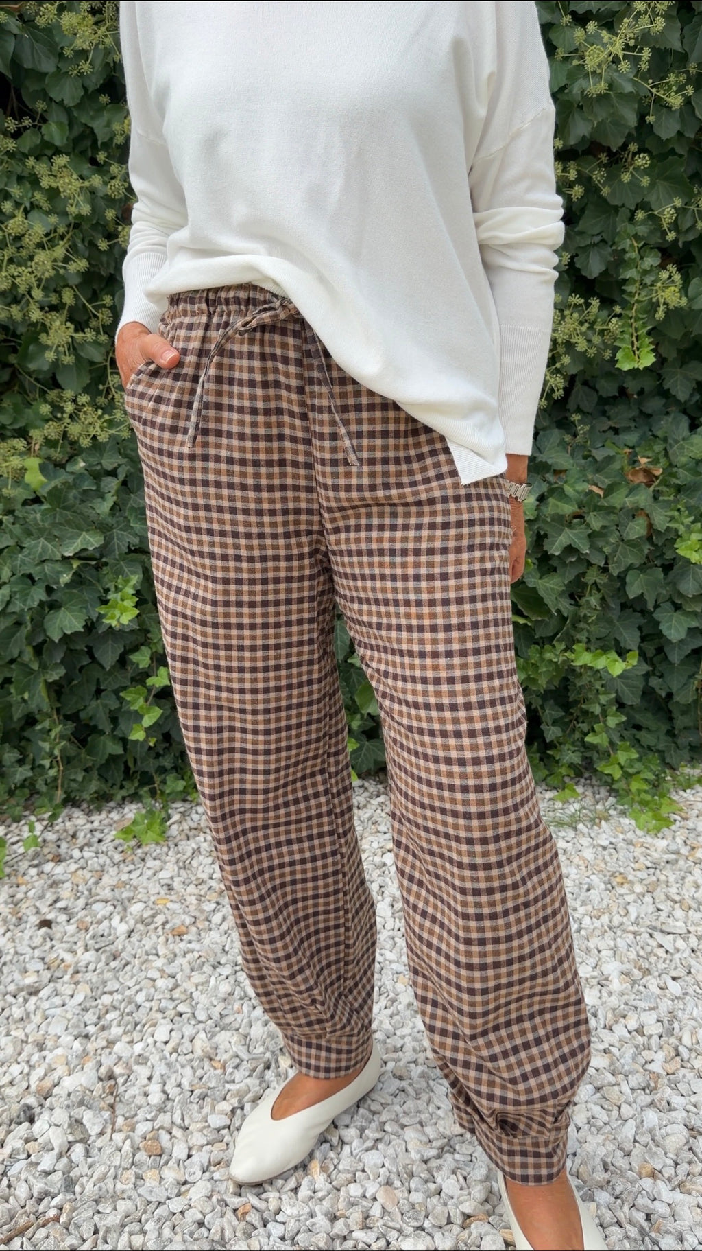 Pantalón bombacho cuadros marrón