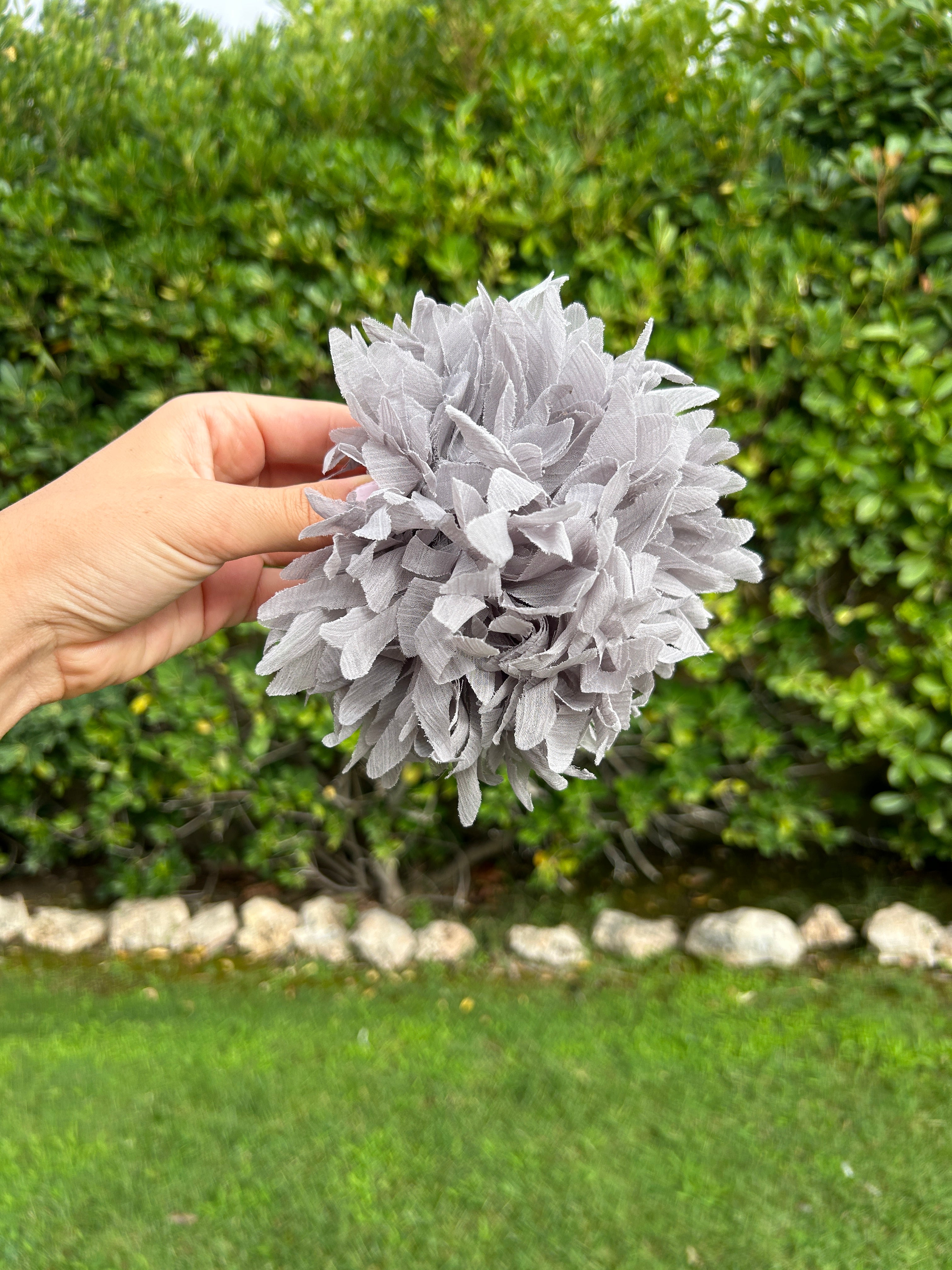 Pinza flor pelo (varios colores)